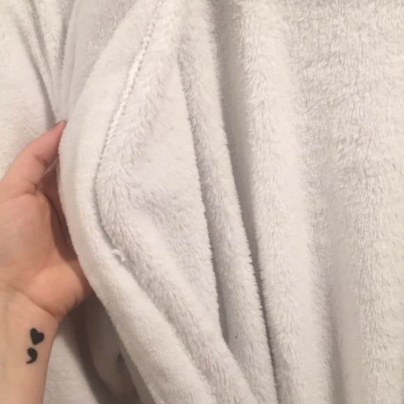 Fuzzy Robe - Picture 3 of 3